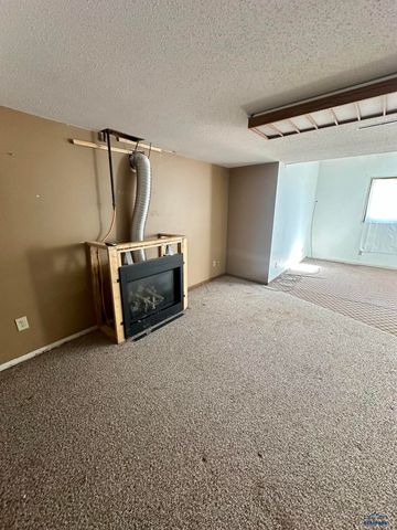 2415 E OTHER, Pierre, SD 57501