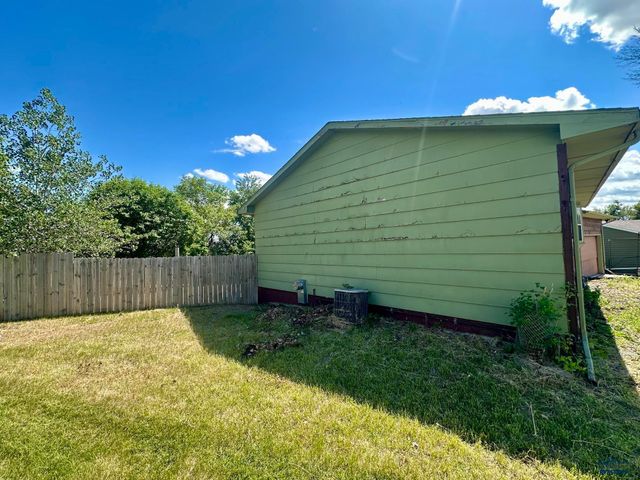 2415 E OTHER, Pierre, SD 57501