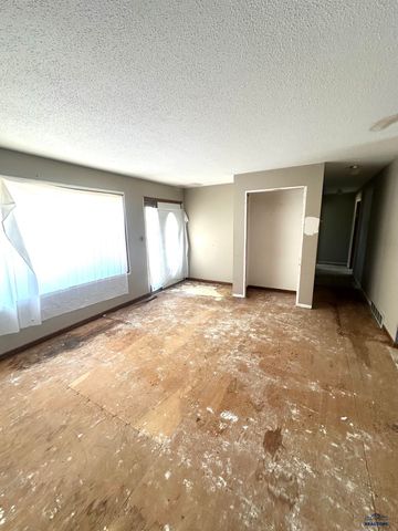 2415 E OTHER, Pierre, SD 57501