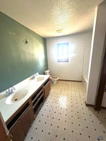 2415 E OTHER, Pierre, SD 57501
