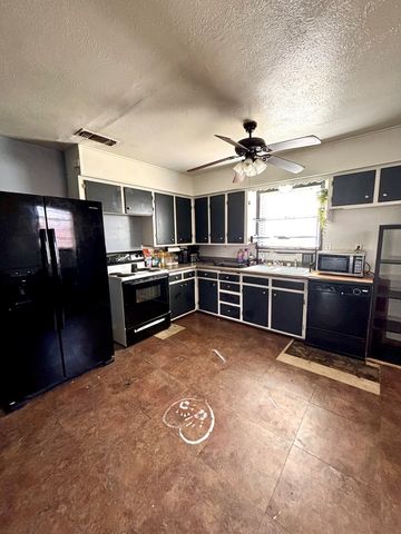 1408 E 18th St, Big Spring, TX 79720