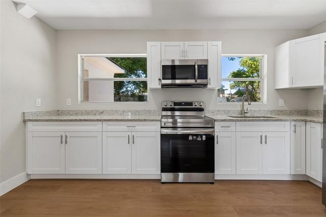 11206 N ARDEN AVENUE, Tampa, FL 33612