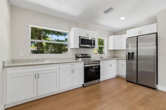 11206 N ARDEN AVENUE, Tampa, FL 33612