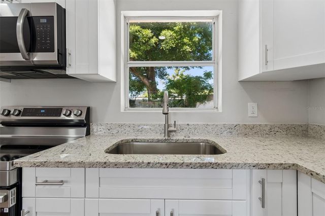 11206 N ARDEN AVENUE, Tampa, FL 33612