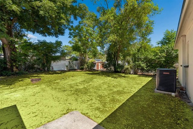 11206 N ARDEN AVENUE, Tampa, FL 33612