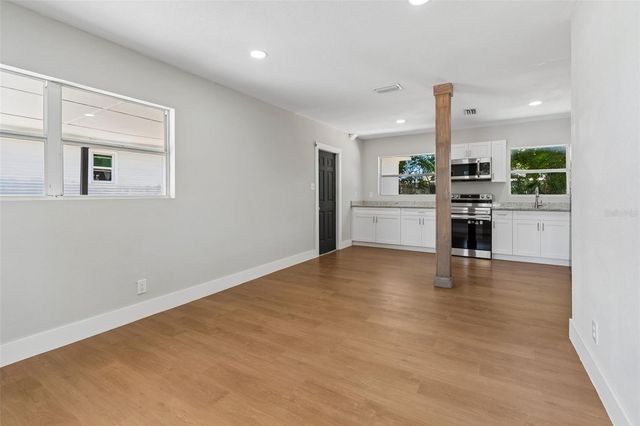 11206 N ARDEN AVENUE, Tampa, FL 33612