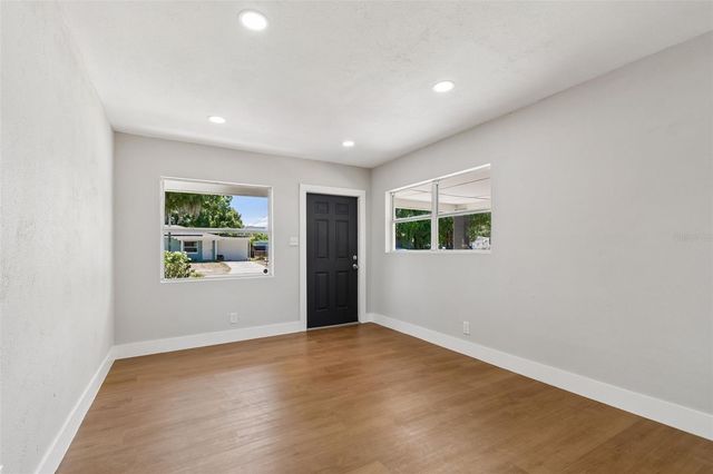 11206 N ARDEN AVENUE, Tampa, FL 33612