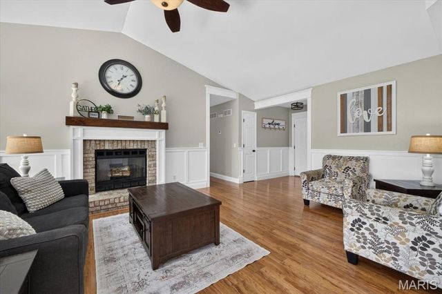 205 Stage Coach Landing Drive, St Peters, MO 63376