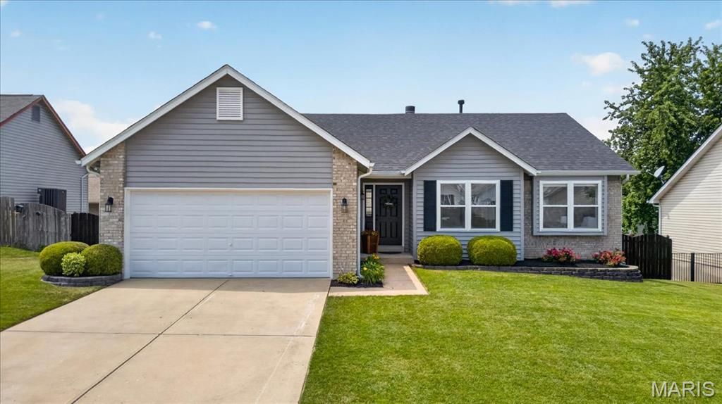 205 Stage Coach Landing Drive, St Peters, MO 63376