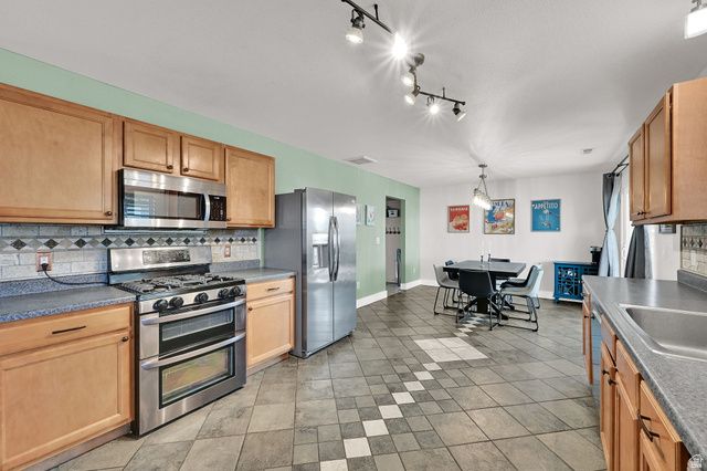 3581 W 2500 S, Syracuse, UT 84075