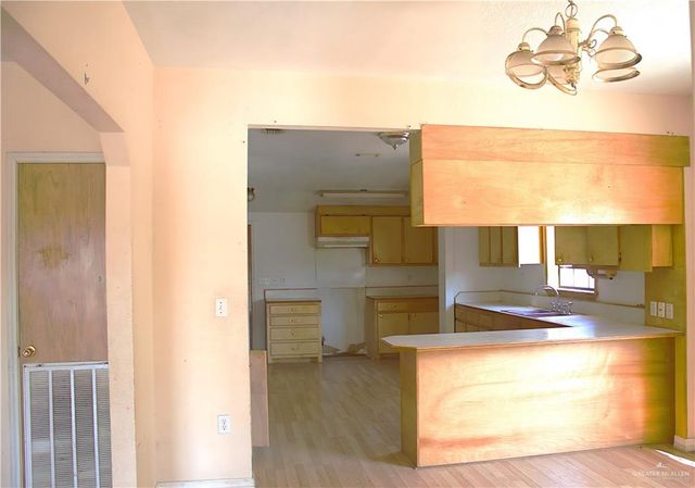 502 N East Street, Rio Grande City, TX 78582