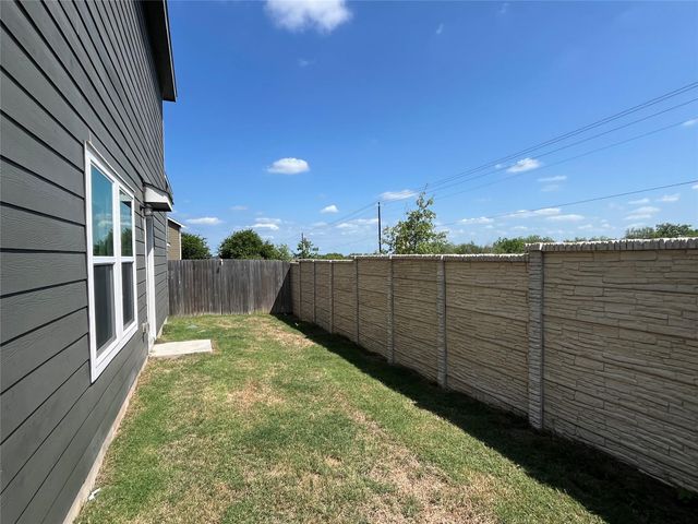 393 Soapstone PASS, Maxwell, TX 78656