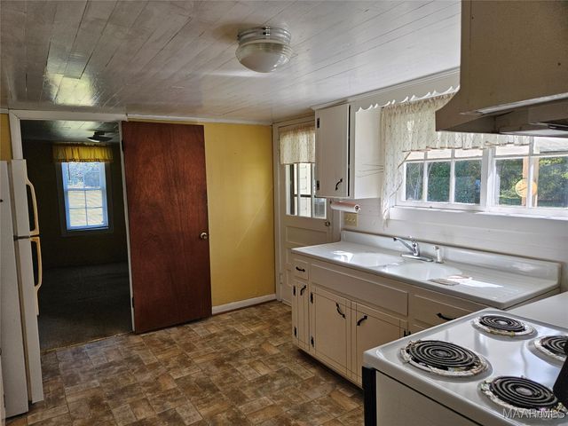 411 Mt Pleasant Road W, Georgiana, AL 36033