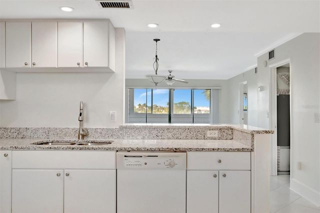 9604 CORTEZ ROAD W 222, Bradenton, FL 34210