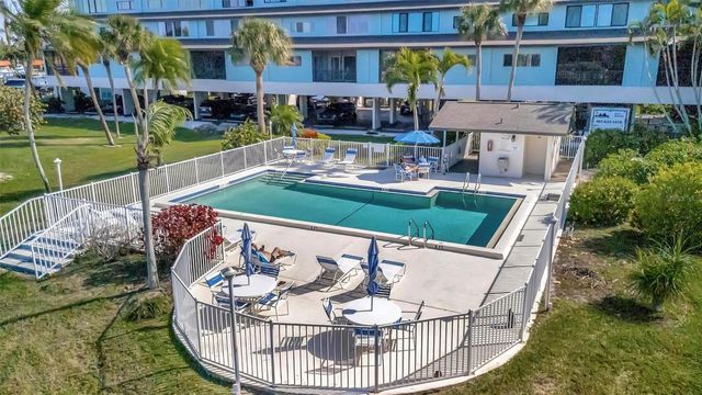 9604 CORTEZ ROAD W 222, Bradenton, FL 34210