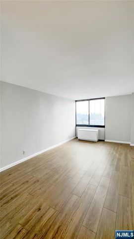 770 Anderson Avenue 15A, Cliffside Park, NJ 07010