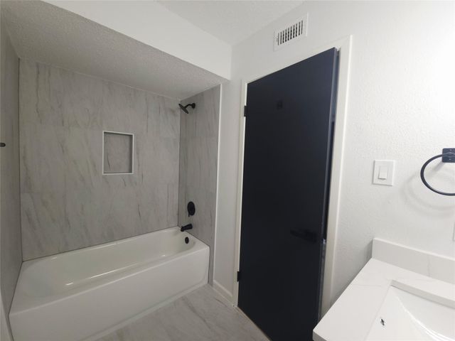 12040 Mighty Oak Drive A, Houston, TX 77066