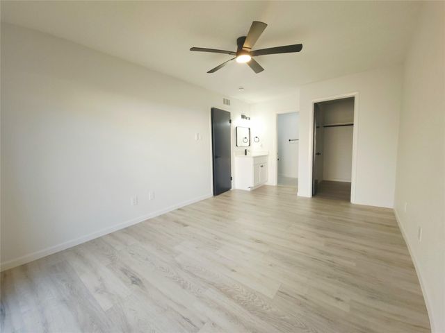 12040 Mighty Oak Drive A, Houston, TX 77066