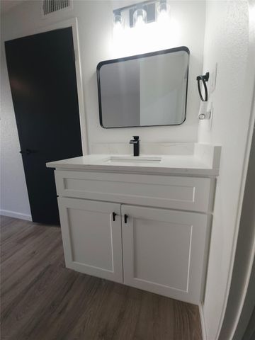 12040 Mighty Oak Drive A, Houston, TX 77066