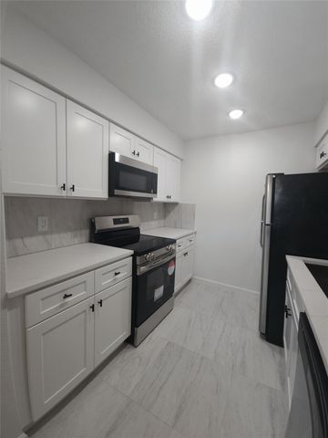 12040 Mighty Oak Drive A, Houston, TX 77066