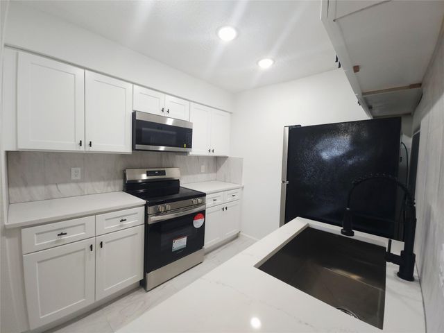 12040 Mighty Oak Drive A, Houston, TX 77066