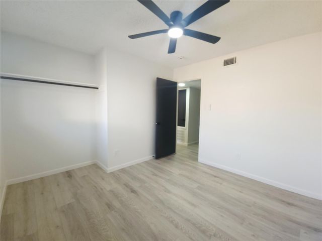 12040 Mighty Oak Drive A, Houston, TX 77066