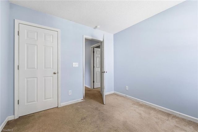 42 Ledgerstone Lane, Greensboro, NC 27407