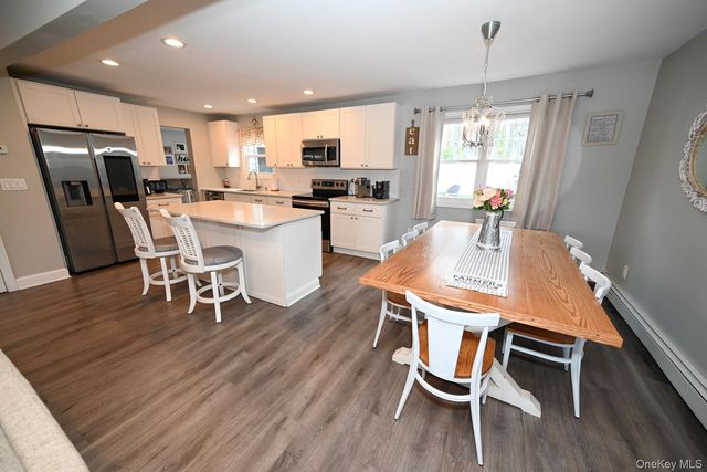 45 Roosevelt Avenue, Selden, NY 11784