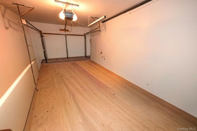 45 Roosevelt Avenue, Selden, NY 11784