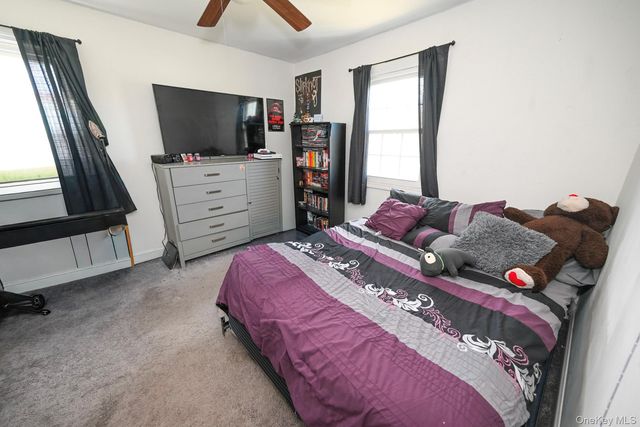 45 Roosevelt Avenue, Selden, NY 11784