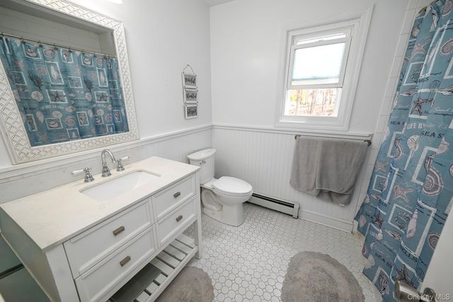 45 Roosevelt Avenue, Selden, NY 11784