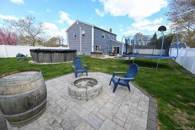 45 Roosevelt Avenue, Selden, NY 11784