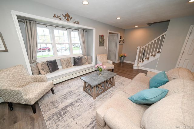 45 Roosevelt Avenue, Selden, NY 11784