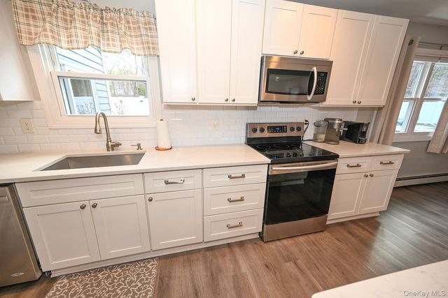 45 Roosevelt Avenue, Selden, NY 11784