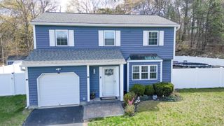 45 Roosevelt Avenue, Selden, NY 11784