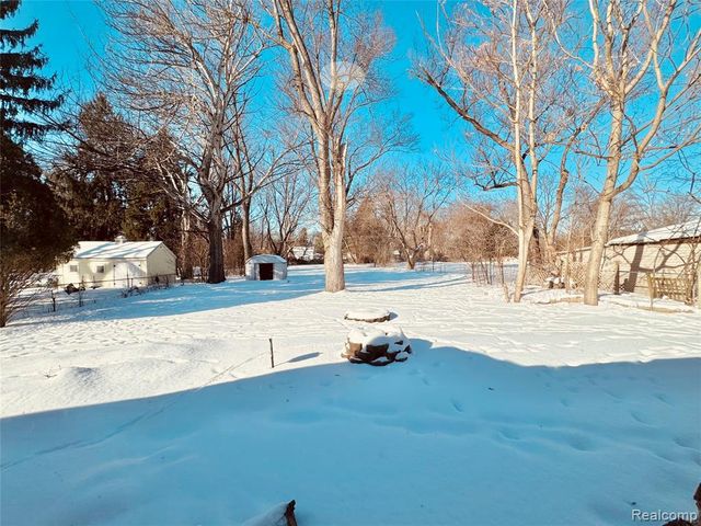 20917 Delaware Street, Southfield, MI 48033