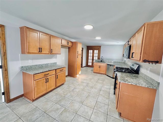 20917 Delaware Street, Southfield, MI 48033