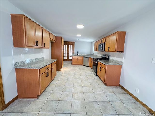 20917 Delaware Street, Southfield, MI 48033