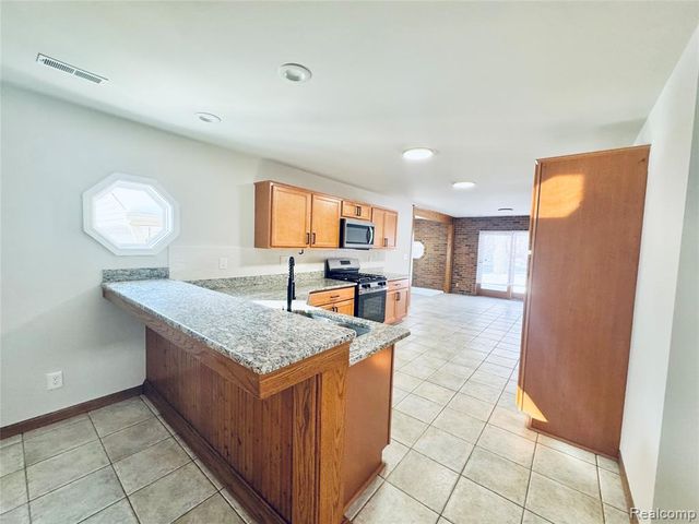 20917 Delaware Street, Southfield, MI 48033