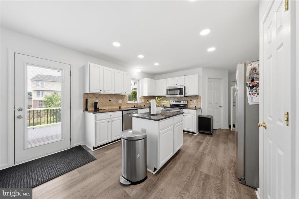 Image 12 of property listing at 121 BACHTELL CIR, Smithsburg, MD 21783