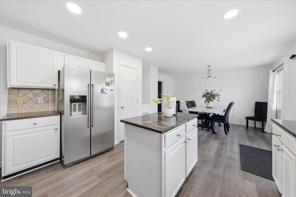 Image 15 of property listing at 121 BACHTELL CIR, Smithsburg, MD 21783