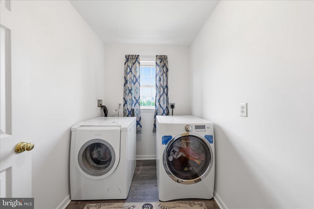 Image 18 of property listing at 121 BACHTELL CIR, Smithsburg, MD 21783