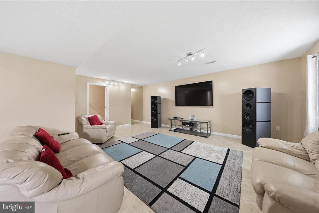 Image 34 of property listing at 121 BACHTELL CIR, Smithsburg, MD 21783