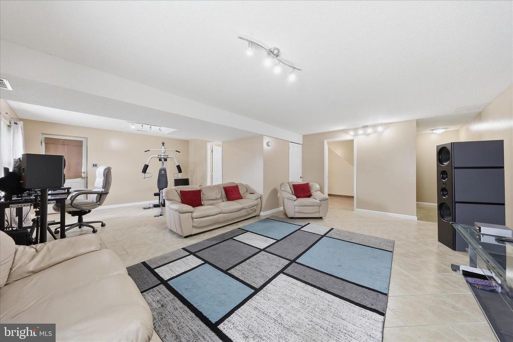 Image 35 of property listing at 121 BACHTELL CIR, Smithsburg, MD 21783