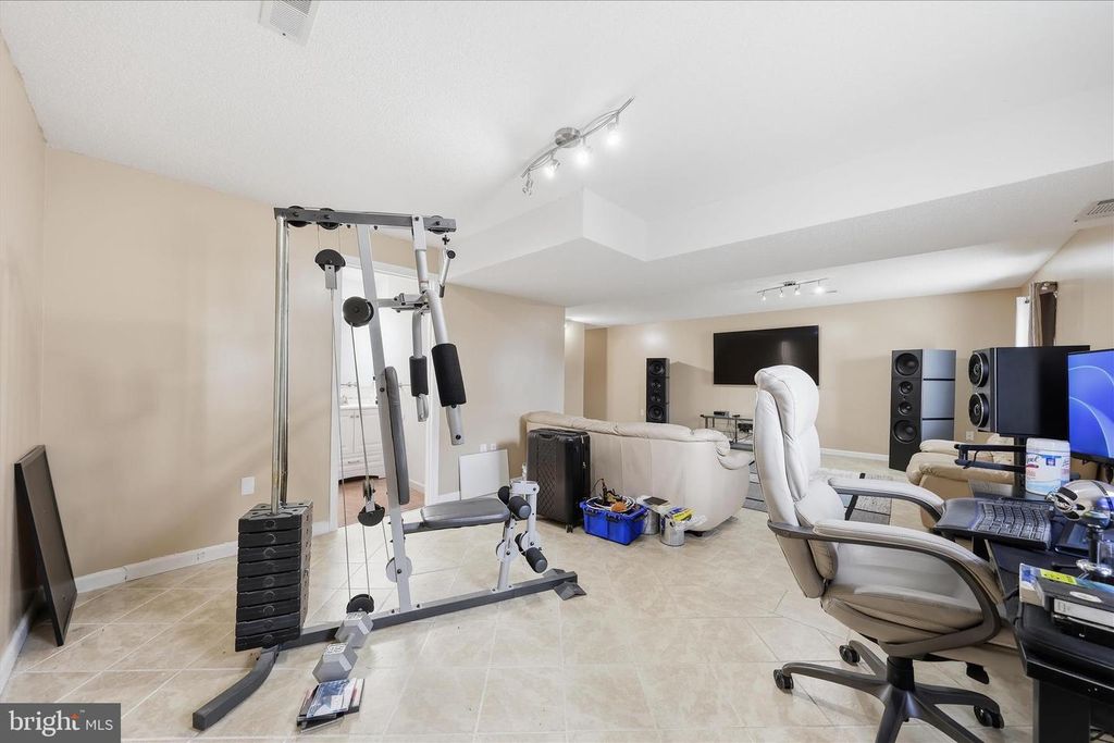 Image 36 of property listing at 121 BACHTELL CIR, Smithsburg, MD 21783