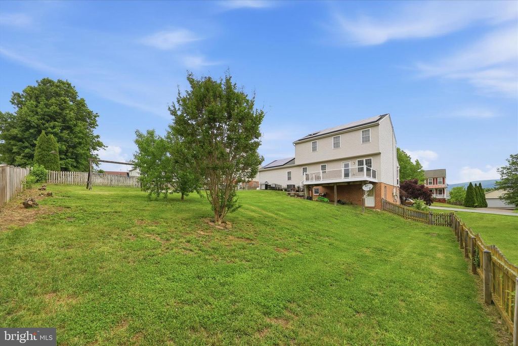 Image 47 of property listing at 121 BACHTELL CIR, Smithsburg, MD 21783
