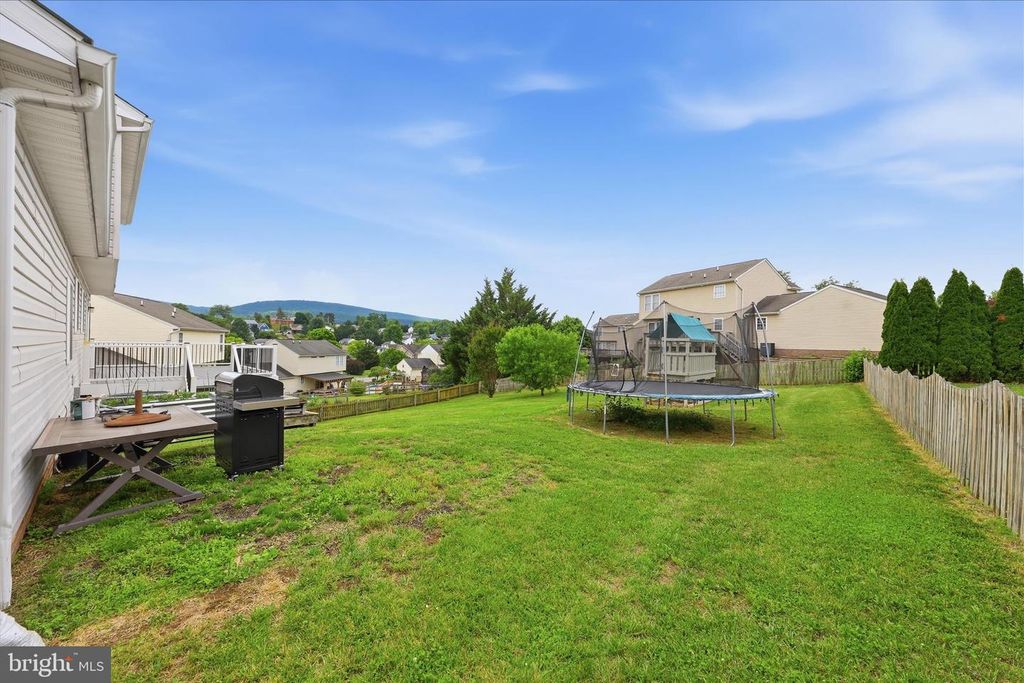 Image 52 of property listing at 121 BACHTELL CIR, Smithsburg, MD 21783