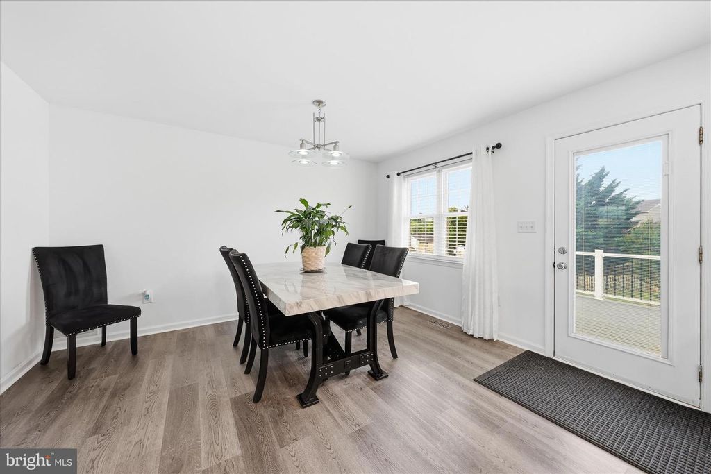 Image 9 of property listing at 121 BACHTELL CIR, Smithsburg, MD 21783