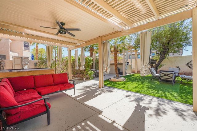 8821 Fall Green Avenue, Las Vegas, NV 89129