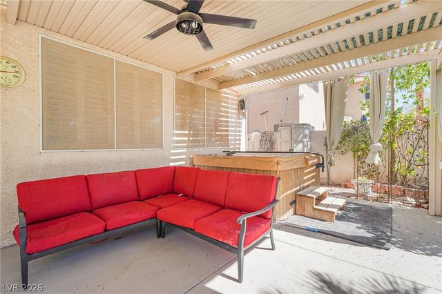 8821 Fall Green Avenue, Las Vegas, NV 89129
